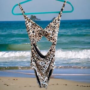 Time and Tru Bathing Suit Womens Size 8 Leopard One Piece Beach Sun Vacation